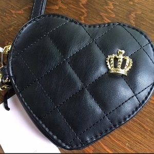 ‼️SOLD‼️Juicy Couture Black Quilted Heart Wristlet